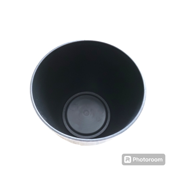 ☕ Grey Plastic Planter - Picture 2 of 8